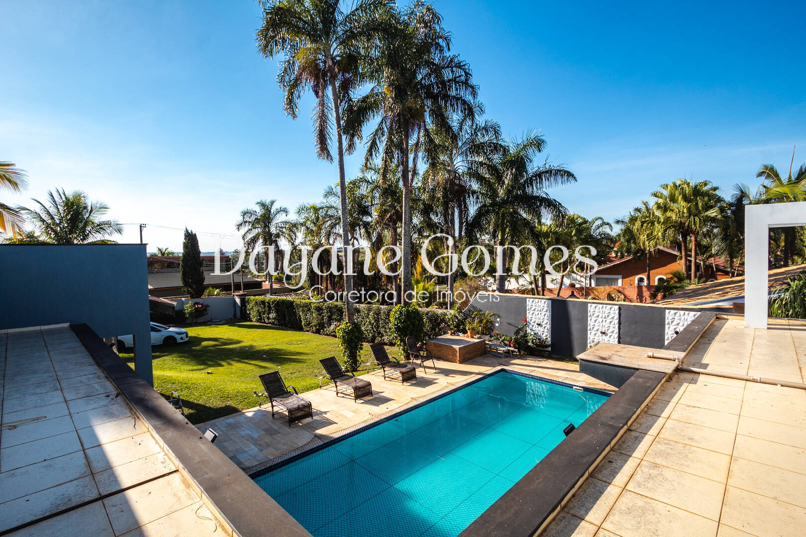 Casa à venda com 5 quartos, 350m² - Foto 1