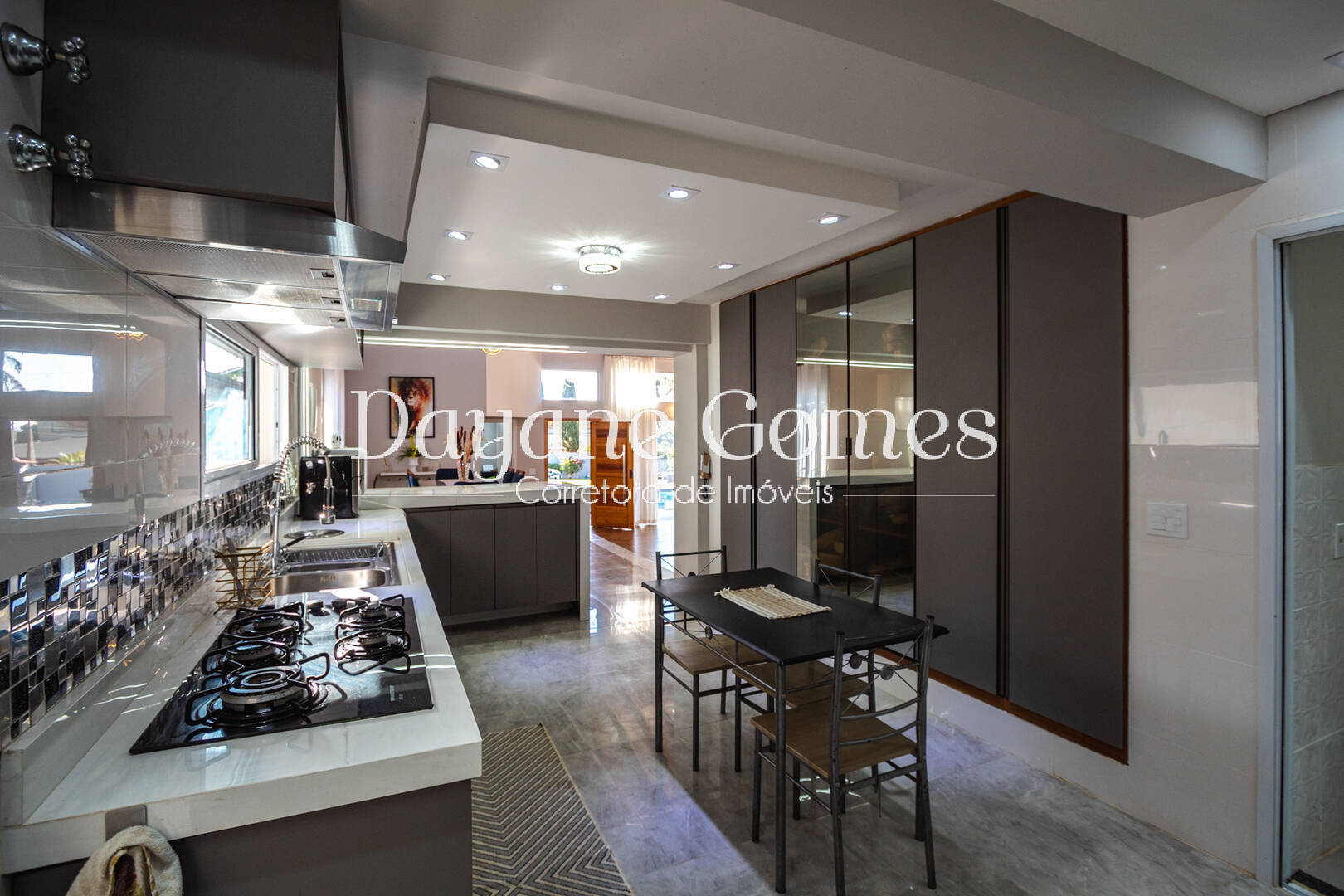 Casa à venda com 5 quartos, 350m² - Foto 40